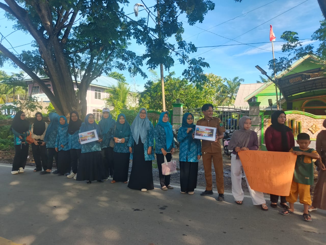 BERITA GAMBAR SIMPATIK